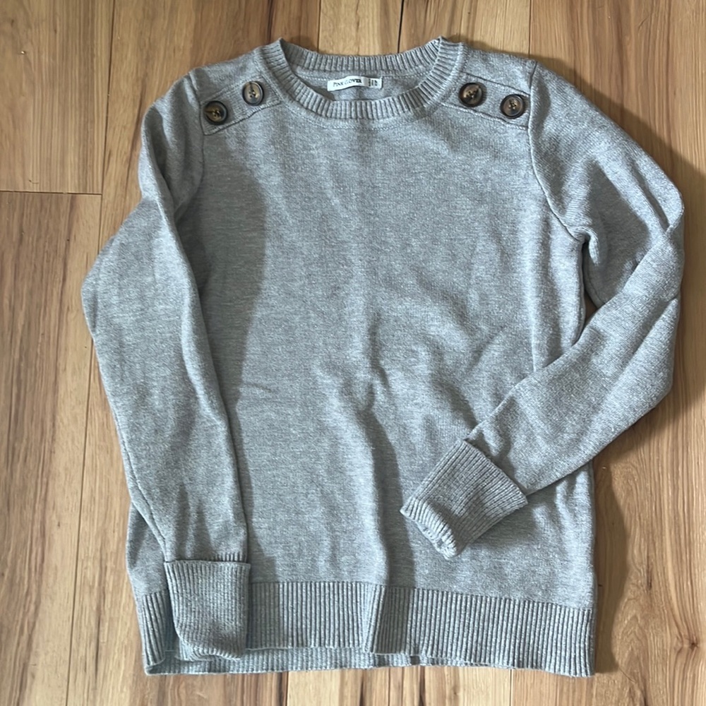 Pink clover stitch fix Carson crew neck button detail gray petite sweater